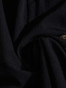 GlowEve CURVE 大码女式透视拼接立领荷叶边下摆系带长袖优雅百搭衬衫 + 纯色宽松裤轻盈法式通勤约会两件套 - 黑色 - 查看 4