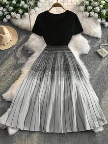Modelyn Französisches elegantes gestricktes Kleid, Jacquard-Blumenkleid mit kurzen Ärmeln - Schwarz und Weiss - Übersicht 2