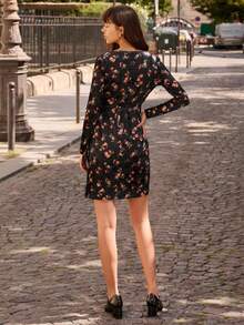 lacRébo 秋季黑色天鹅绒花卉印花裹身中长连衣裙长袖秋季女装秋冬 - 彩色 - 查看 3