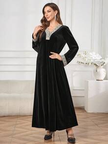 Al Najma Women's Contrast Collar & Cuff Long Sleeve Arabic Style Dress