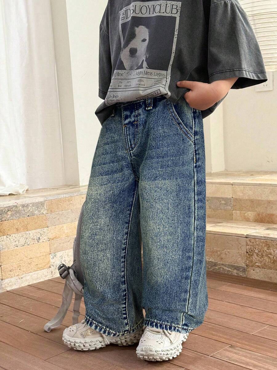 SHEIN 年轻男童秋冬时尚石洗休闲宽腿宽松蓝色牛仔裤，儿童秋冬服装日常服装 - 中等水洗藍 - 查看 1