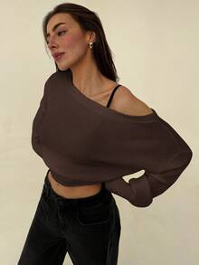 Aloruh 米色超大碎花不对称肩部浪漫宽松针织毛衣，秋冬 - 棕色 - 查看 3