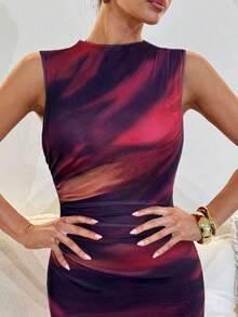 Lavishia 红色抽象印花无袖紧身中长连衣裙，适合夏季 - 紫色 - 查看 5