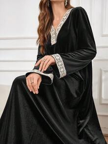 Al Najma Women's Contrast Collar & Cuff Long Sleeve Arabic Style Dress