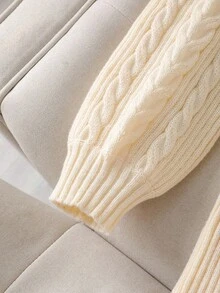 Franclia 女式秋季V领长袖修身优雅针织连衣裙，带麻花图案 - 白色 - 查看 3