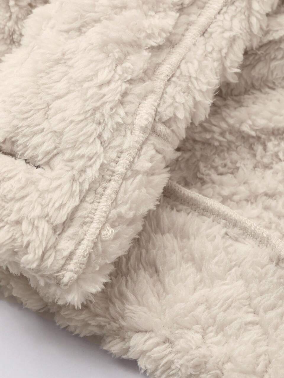 Women's Autumn/Winter Fluffy Jacket, Thick Thermal Lining, Metal Button Decor, Loose Casual Basic Elegant Regular Coat Swimming White