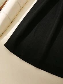 Franclia Gaun Panjang Sedang, Kain Anyaman Bambu Kasar, Gesper Logam di Depan & Dekorasi Kancing Jamur Logam Mutiara - Hitam - View 5