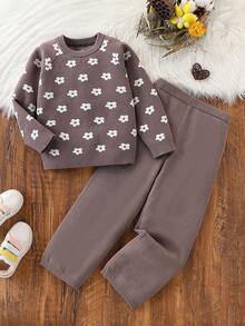 SHEIN Vintaside Kids 女童和幼儿休闲时尚可爱卡通花朵毛衣和毛衣+毛衣裤羊毛套装，适合旅行和外出 - 咖啡棕 - 查看 4