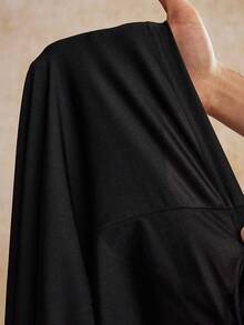 House of One Vestido largo de satén negro sólido con mangas de murciélago, corte frontal y lazo para mujer, elegante para fiestas en otoño