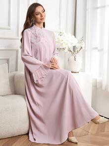 Al Najma 女式立领纯色喇叭袖时尚3D花卉装饰阿拉伯风格连衣裙 - 藕粉色 - 查看 5