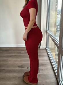 INAWLY Damen 2 Stücke Set mit Rundhals Kurzarm T-Shirt und Hose mit Bindegürtel, weinrot