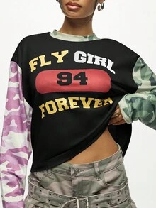 SUMWON WOMEN 复古风格迷彩长袖图案 T 恤 Fly Girl Forever 94 印花迷彩袖子褶边腰部军装风格街头时尚 - 黑色 - 查看 4
