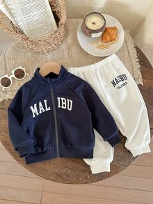 SHEIN Bộ đồ thể thao thường ngày 2 món cho bé trai/bé gái, áo khoác và quần dài có khóa kéo in họa tiết chữ dáng rộng, thích hợp cho các buổi đi chơi, đi học, tụ tập, trang phục thu/đông trở lại trường, chất liệu nỉ, dày dặn - Nhiều màu - Xem 3