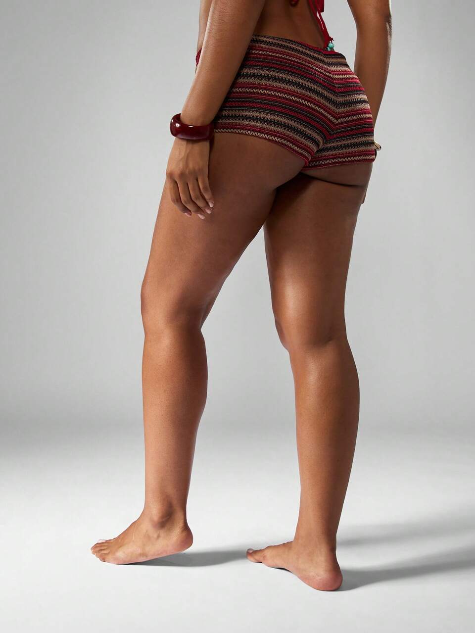 MISSGUIDED Short de plage d'été style crochet à motif, taille basse pour la danse. Style vacances des Caraïbes, tenue de villégiature, short chaud, tenue de club d'été