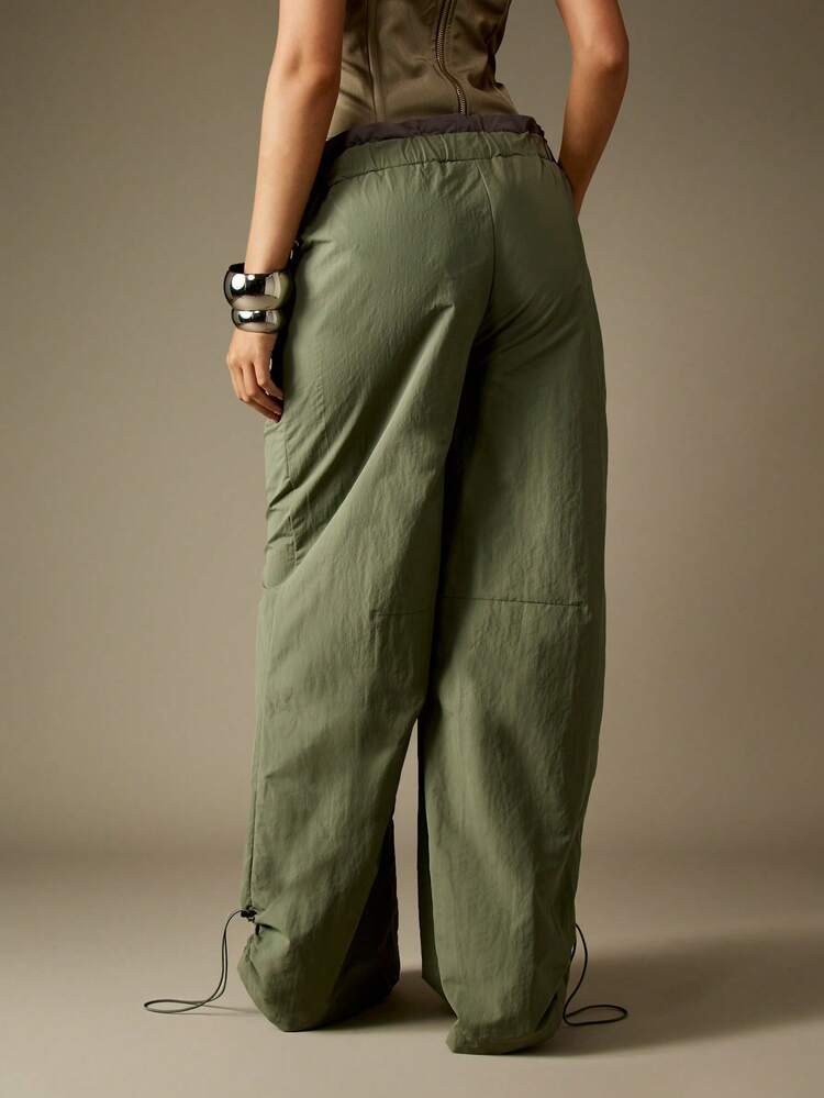 MISSGUIDED Olivgrüne Cargohose mit weitem Bein, Kontrast-Taillenzugband, Utility-Taschen, lässig-legere Passform für Herbst und Winter