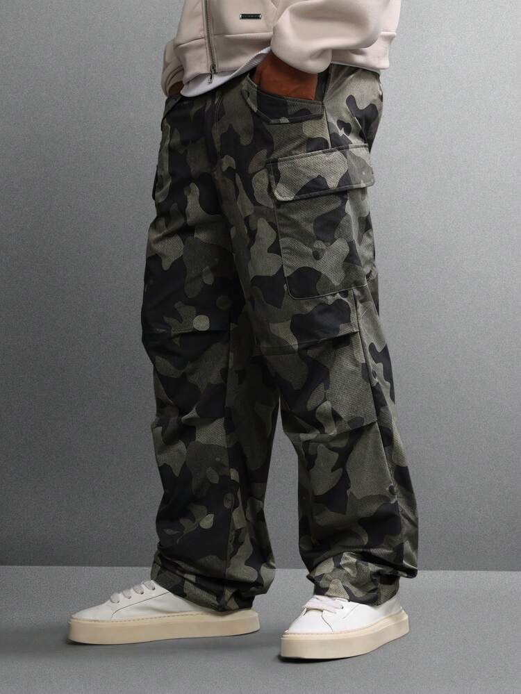 Loose Fit Camo Print Cargo Pants With Side Pockets