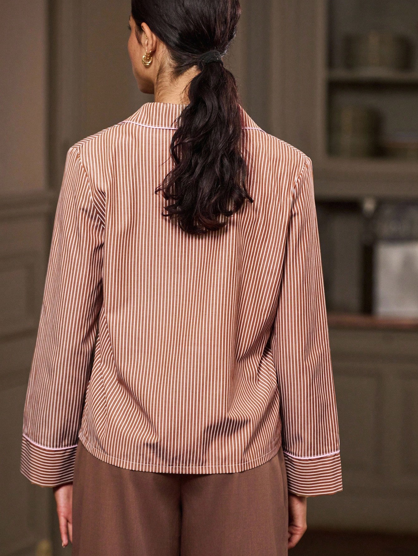 Blouse de style pyjama rayée avec passepoil contrastant, vêtements d'automne pour femmes