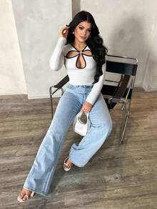 SHEIN SXY Damska, casualowa, czarno-biała, kontrastowa, kwiatowa koszulka z wycięciami - Biały - Zobacz 5