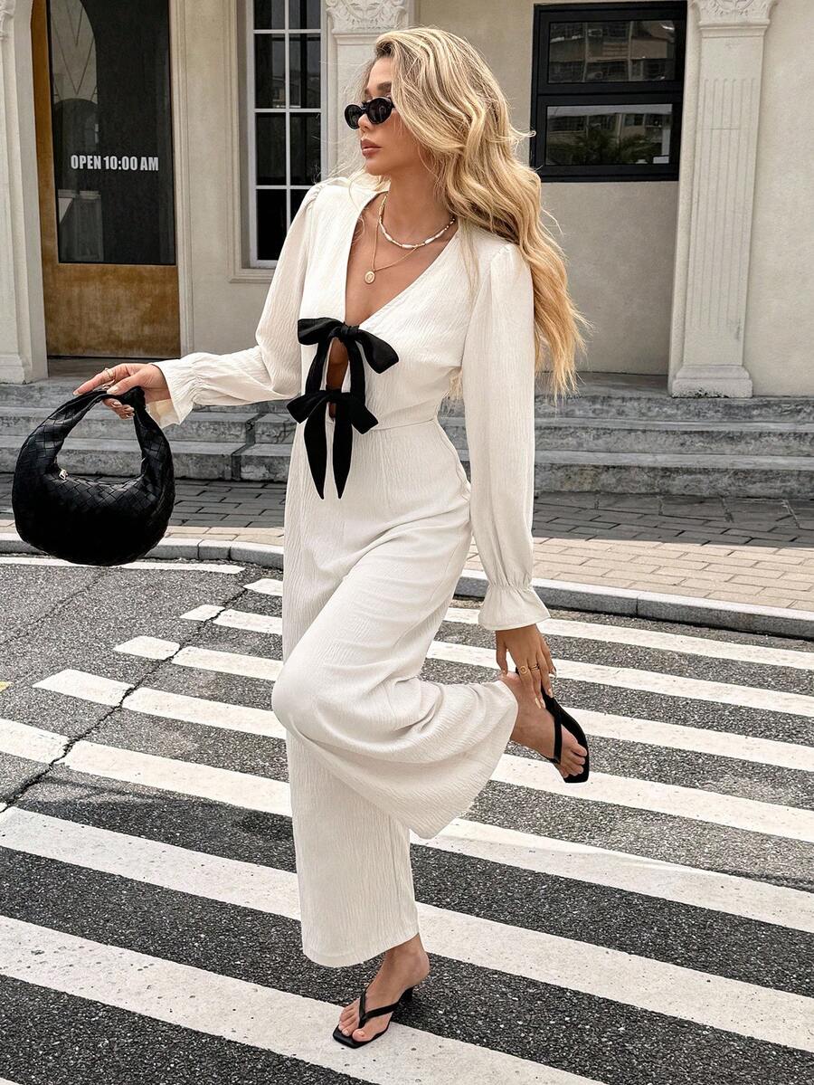 SHEIN Frenchy Bộ đồ liền thân ống rộng thắt nút bèo nhún phía trước màu tương phản dành cho nữ - Màu be - Xem 1