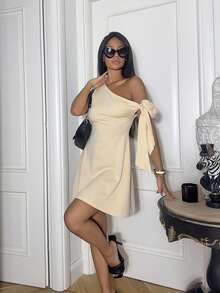 Ronhire Damen asymmetrisches Bindeschulter schwarzes körperformendes elegantes A-Linien-Rüschensaum-Kleid - Aprikosenfarben - Übersicht 1