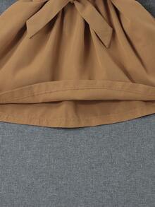 SHEIN فستان قميص بحزام و تفاصيل الطية لفتاة صغيرة وقبعة اكسسوار بلا حقيبة