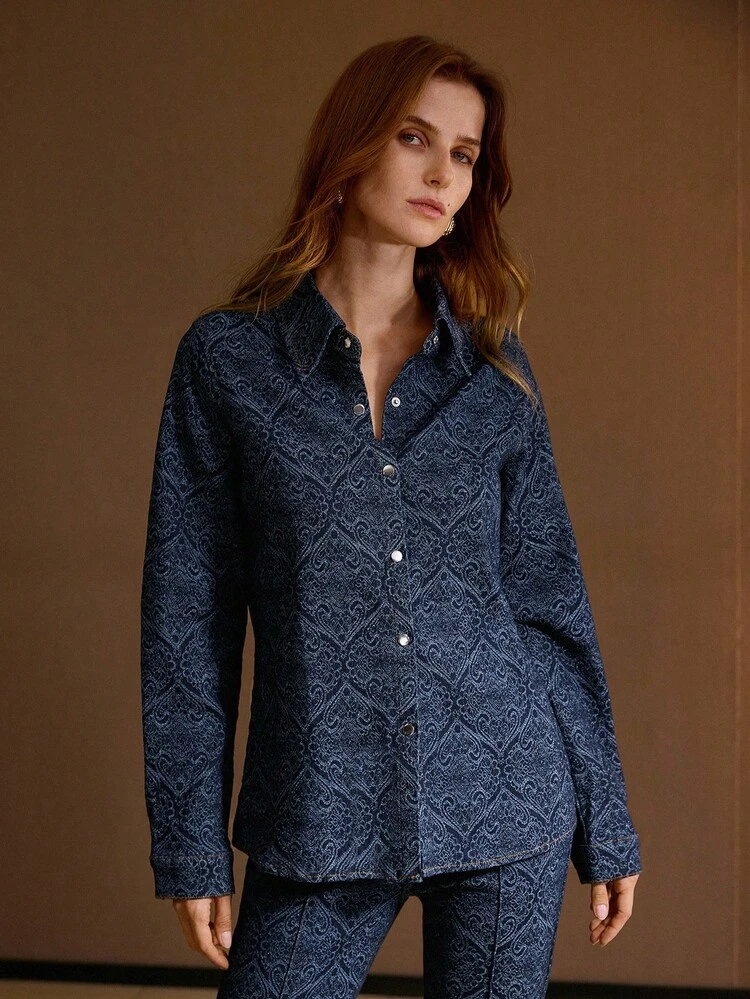 CHEMISE EN JEAN BOUTONNÉE IMPRIMÉE TOUT-OVER