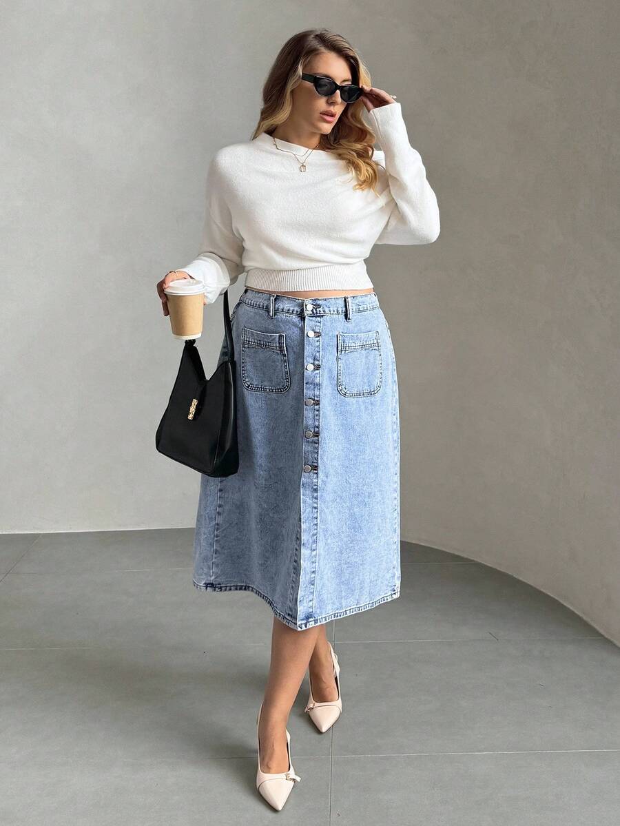 SHEIN Privé 大码女式单排扣双口袋休闲牛仔裙 - 淺色水洗藍 - 查看 1
