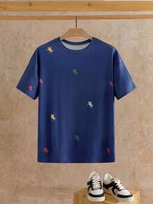 Manfinity NXTstreet Herren lässiges, locker geschnittenes T-Shirt mit Pferde Muster und Rundhalsausschnitt - Verschiedenfarbig - Übersicht 1