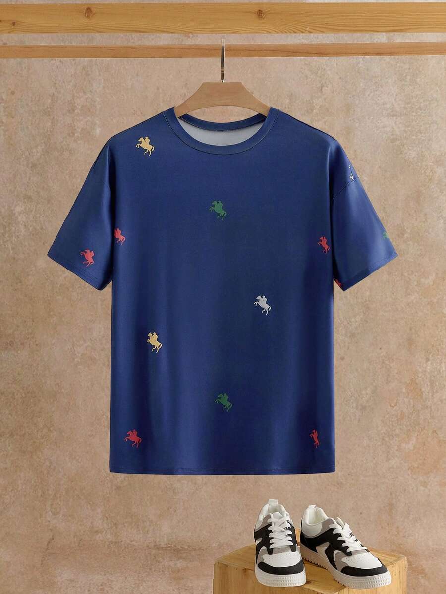 Manfinity NXTstreet Herren lässiges, locker geschnittenes T-Shirt mit Pferde Muster und Rundhalsausschnitt - Verschiedenfarbig - Übersicht 1