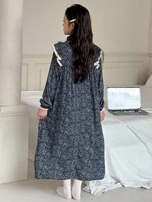 Dazy Kids Robe à manches longues col rond à volants avec imprimé floral, doux et confortable pour les jeunes filles. Vêtement de détente casual - Bleu marine - Voir 6