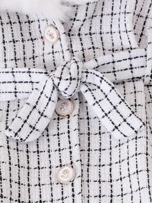SHEIN Áo khoác tay dài cổ lông giả màu trắng thanh lịch cho bé gái, họa tiết kẻ caro đen trắng thoải mái, mùa thu/đông - Đen và trắng - Xem 6