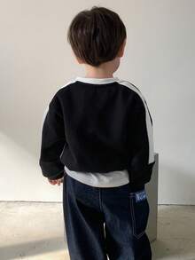 DAZY Sudadera de manga larga con cuello en V, estilo casual de calle, con rayas laterales y estampado de letras gráficas para niños pequeños, otoño e invierno