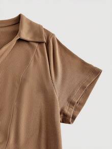 SHEIN MOD 加大码复古卡其色荷叶边领针织迷你连衣裙 - 学院风、70 年代风格、休闲、舒适、通勤、复古美学，非常适合学校服装、教学服装和办公室穿着 - 卡其色 - 查看 5