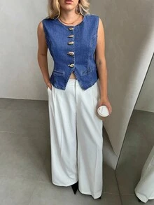 SHEIN Privé 大码女式夏季金属单排扣圆领无袖休闲牛仔衬衫 - 中等水洗藍 - 查看 1