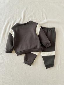 Loomiva 2 件套男婴休闲字母印花撞色圆领长袖运动衫和松紧腰裤套装 - 灰色 - 查看 2