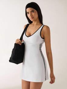 SHEIN BAE Vestido casual esportivo elegante e fino com splice preto e branco para uso ao ar livre - Verde - Visão 7