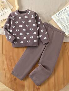 SHEIN Vintaside Kids 女童和幼儿休闲时尚可爱卡通花朵毛衣和毛衣+毛衣裤羊毛套装，适合旅行和外出 - 咖啡棕 - 查看 3