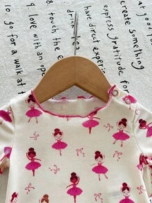 SHEIN LMoss Kids Dozemod 儿童新生女婴可爱卡通图案荷叶边圆领短袖针织柔软睡衣套装，2 件