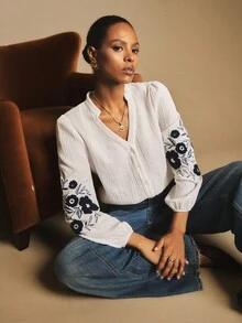 Poéselle 女士刺绣棉质衬衫，舒适翻领，纽扣门襟，白色衬衫，女士时尚休闲度假刺绣V领长袖衬衫，波西米亚风泡泡袖衬衫，夏季灯笼袖衬衫，冬季长袖衬衫，女士秋冬休闲衬衫，秋冬季白色上衣 - 白色 - 查看 2