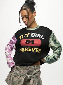 SUMWON WOMEN 复古风格迷彩长袖图案 T 恤 Fly Girl Forever 94 印花迷彩袖子褶边腰部军装风格街头时尚 - 黑色 - 查看 5