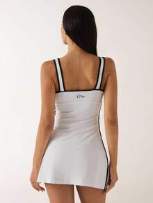 SHEIN BAE Vestido casual esportivo elegante e fino com splice preto e branco para uso ao ar livre - Verde - Visão 2