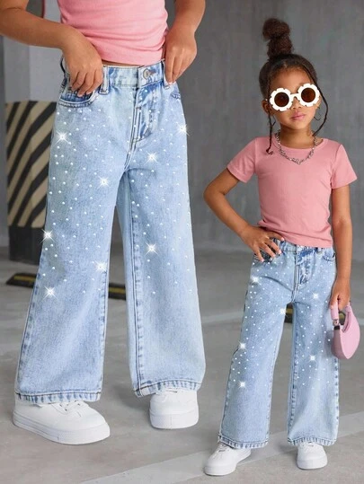 年轻女孩水钻装饰宽松直筒牛仔裤，休闲百搭，时尚简约，适合所有季节，松紧腰身，可爱合身，女孩牛仔裤