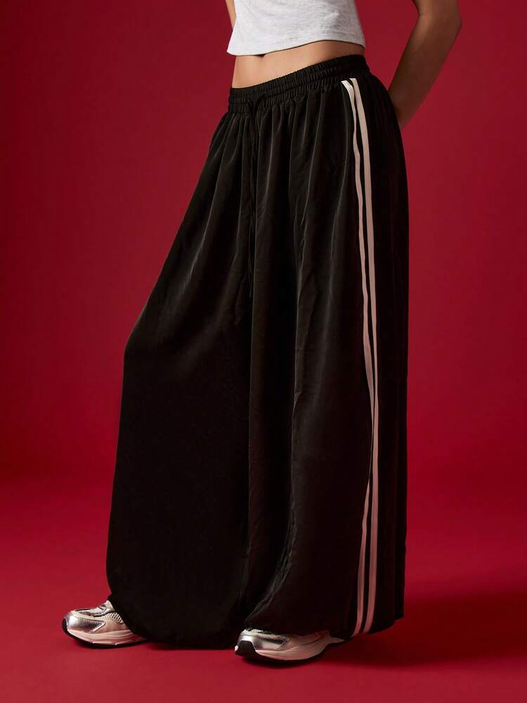 MISSGUIDED Contrast Stripe Satin Joggers Wide Leg Palazzo Pants With Elastic Waistband For Casual Comfort