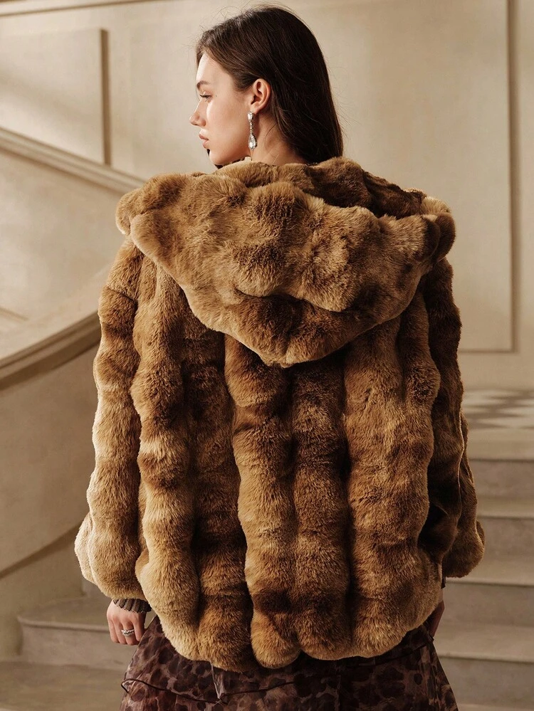 Chaqueta con capucha con cremallera de piel sintética de moda para mujer