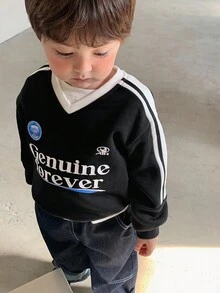 DAZY Sudadera de manga larga con cuello en V, estilo casual de calle, con rayas laterales y estampado de letras gráficas para niños pequeños, otoño e invierno