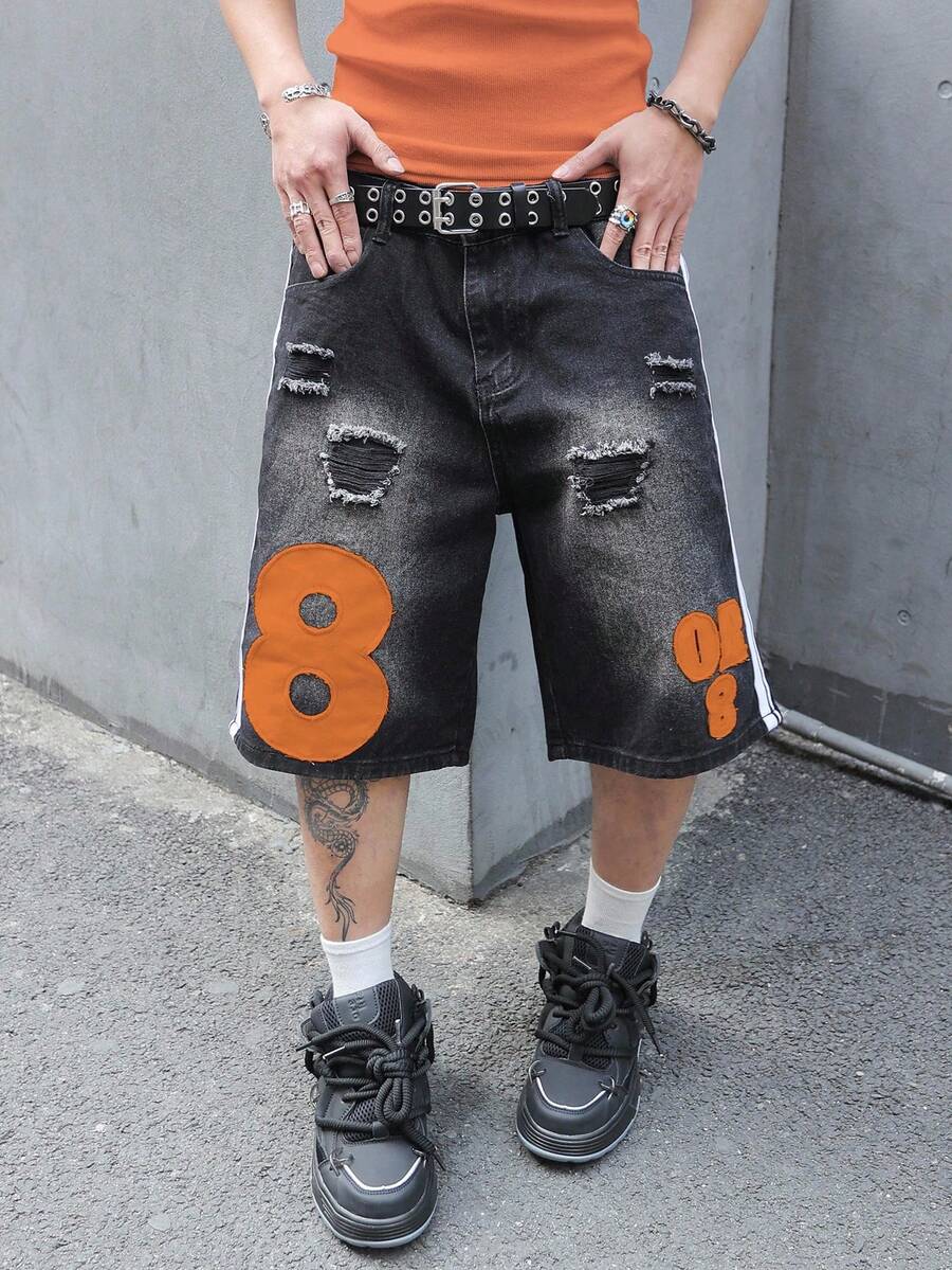 Manfinity EMRG Quần short denim thời trang in họa tiết sọc hai bên và chữ số rách cho nam - màu đen - Xem 1