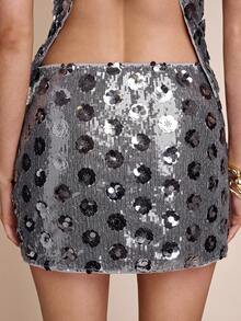SHEIN BAE تنورة قصيرة لامعة عصرية للحفلات للنساء - فضي - مشاهدة 2