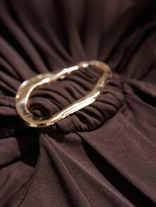 Aveloria Modichic Elastic Midriff Exposed Shoulder Sexy Metal Buckle Long Sleeve Dress - Coffee Brown - View 6