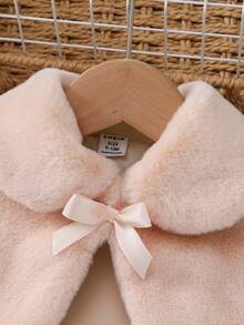 SHEIN Elladie kids 女婴秋冬新款白色蓬松保暖内衬休闲优雅外套斗篷 - 米色 - 查看 3