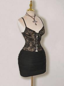 SHEIN ICON Váy ôm sát cơ thể xếp nếp cổ chữ V sâu, chắp vá ren dành cho nữ, gợi cảm - màu đen - Xem 6